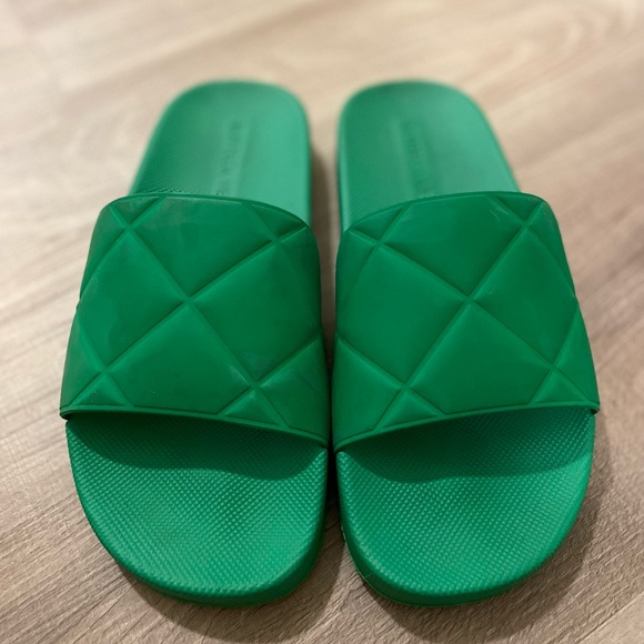 Bottega Veneta Rubber Slides - Picture 4 of 7